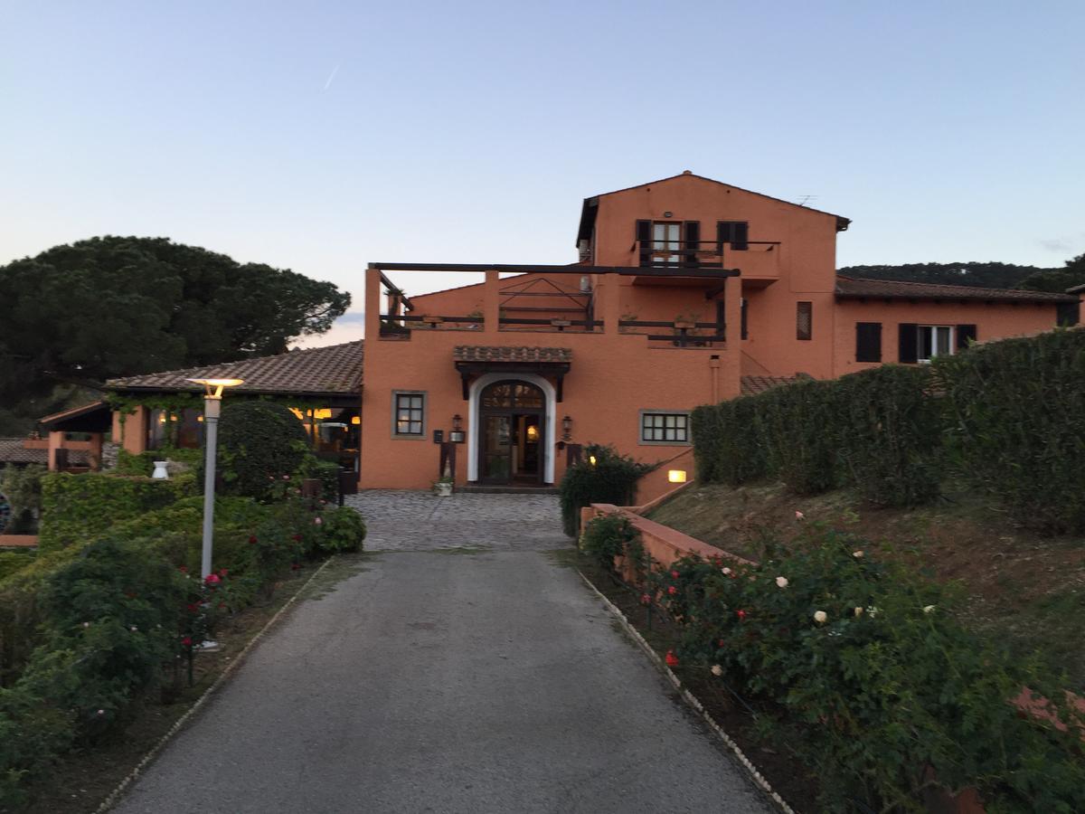 פורטופראיו Resort Le Picchiaie מראה חיצוני תמונה